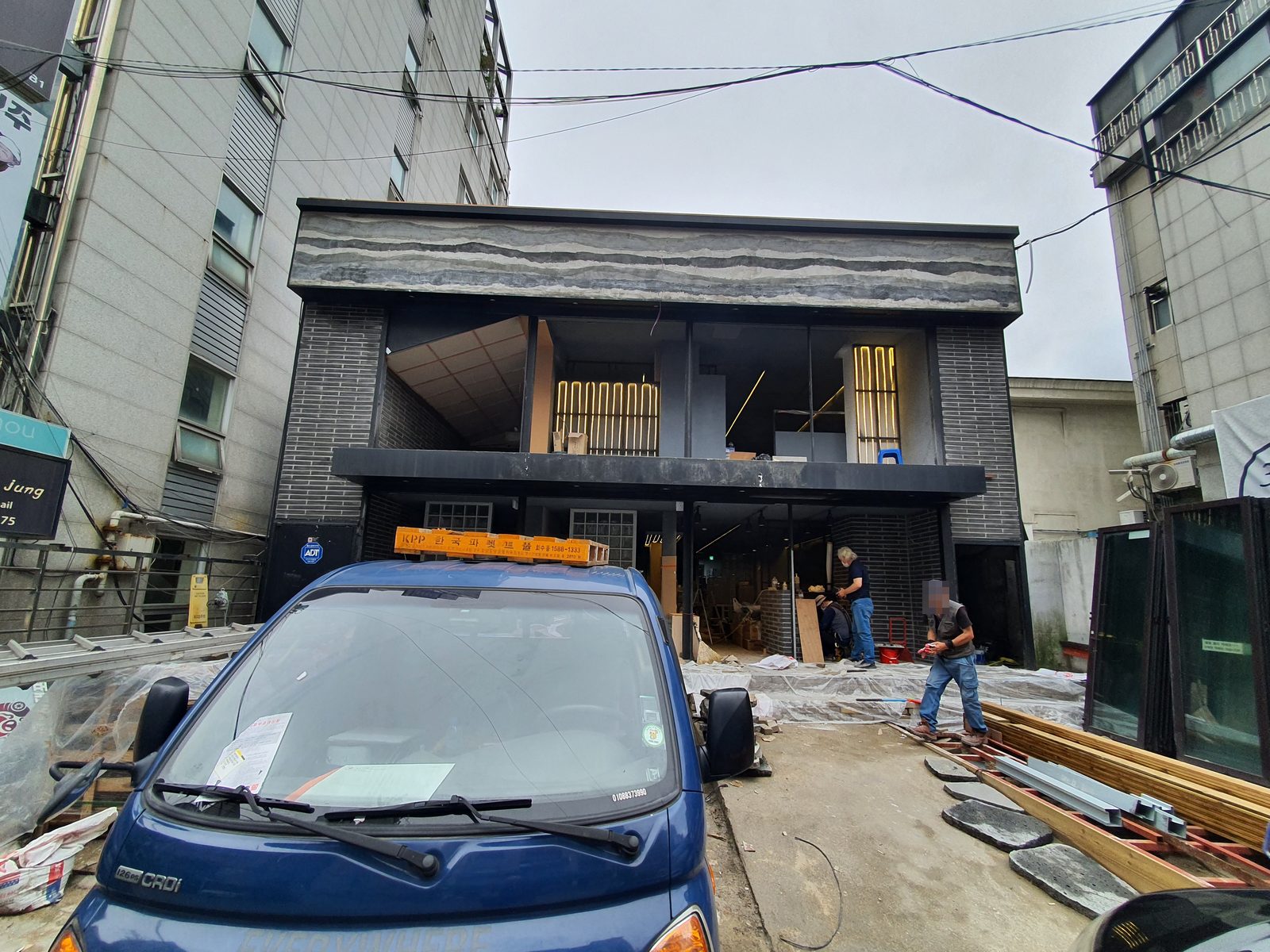 화춘옥 학동점 유리블록 인테리어 · 고급 고기집 인테리어 시공 — 전면 공사