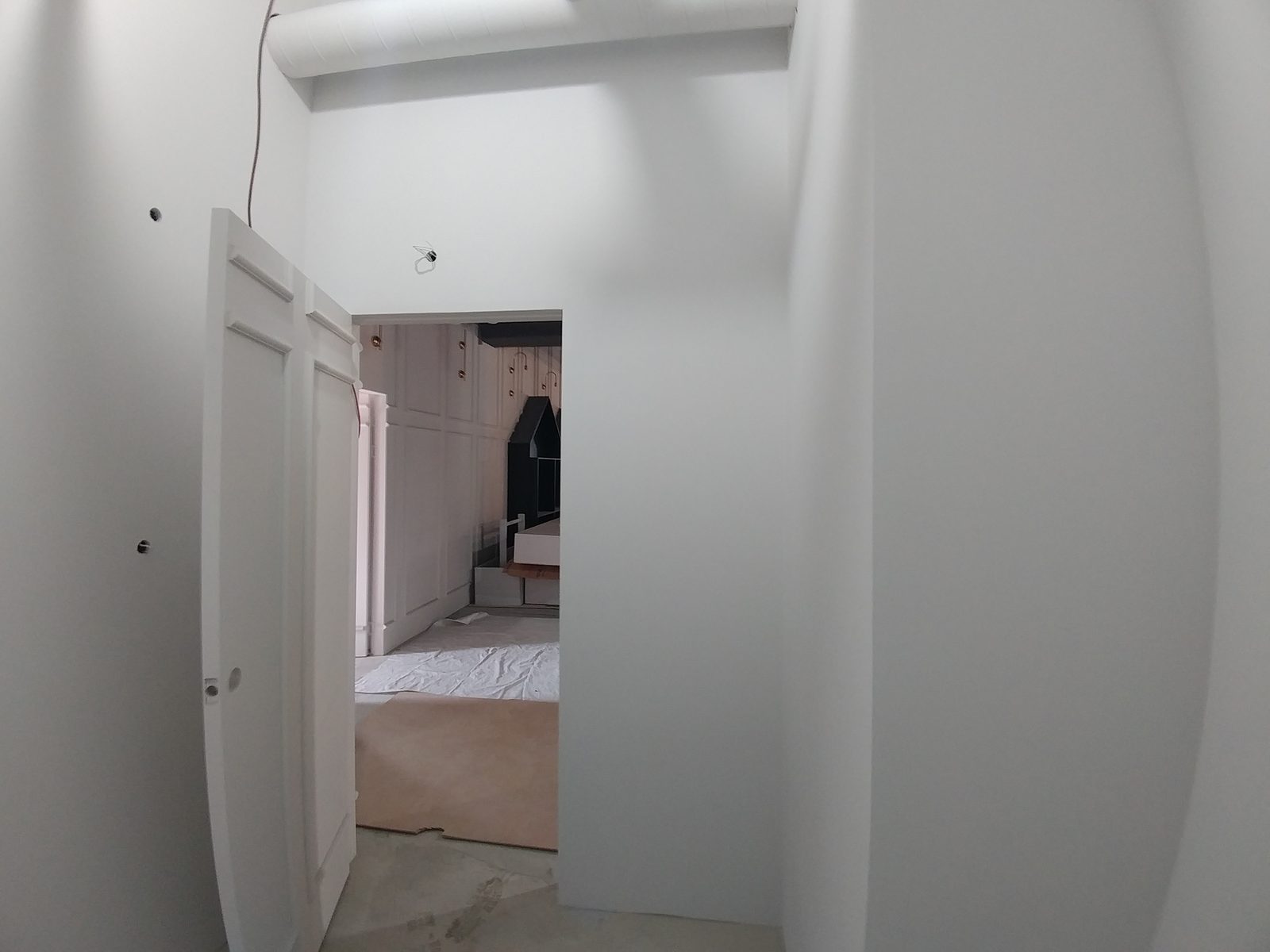 테리베리 대구 달서점 웨인스코팅 인테리어 · 매장 인테리어 시공 — 몰딩 도어 방